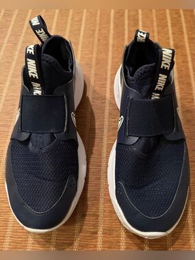 Nike Girls Navy and White Slip-On Sneakers with Logo Strap